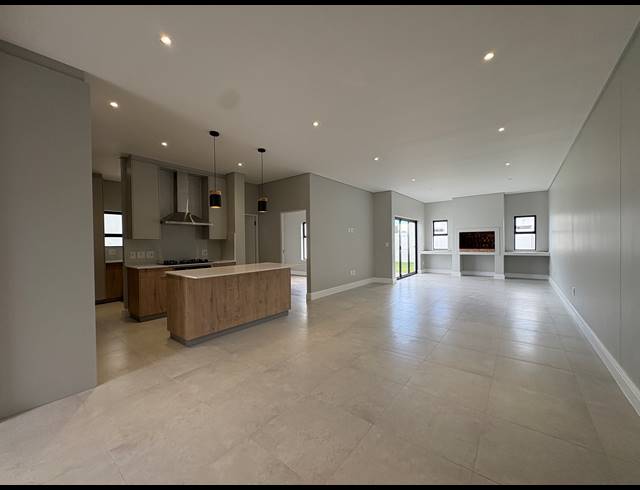 4 BEDROOM FREEHOLD FOR SALE IN SANDOWN